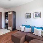 Lazurowy Dwor - Oraz Z Parkingiem Bed & Breakfast