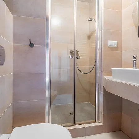 Bed and breakfast Lazurowy Dwór - Oraz Z Basenem I Parkingiem Sztutowo