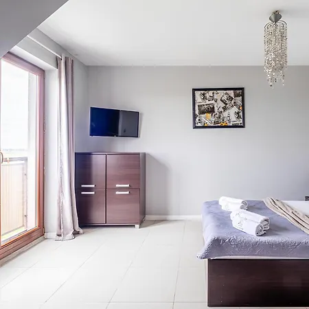Lazurowy Dwor - Oraz Z Basenem I Parkingiem Bed & Breakfast Sztutowo