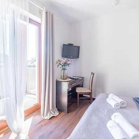 Bed & Breakfast Lazurowy Dwor - Oraz Z Parkingiem