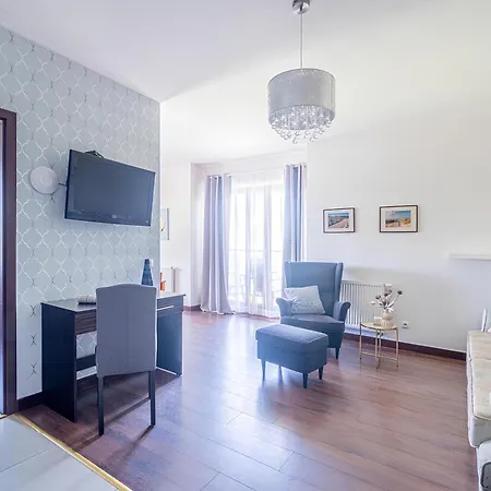 Lazurowy Dwor - Oraz Z Parkingiem 3* Sztutowo