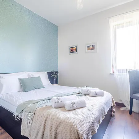 Lazurowy Dwor - Oraz Z Parkingiem Couette-café 4*