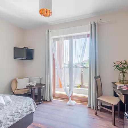 Lazurowy Dwor - Oraz Z Parkingiem 4* Sztutowo