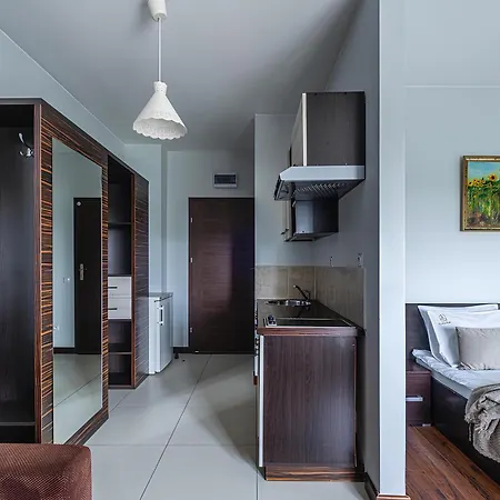 Lazurowy Dwor - Oraz Z Parkingiem Bed & Breakfast