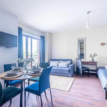 Lazurowy Dwor - Oraz Z Basenem I Parkingiem Bed & Breakfast