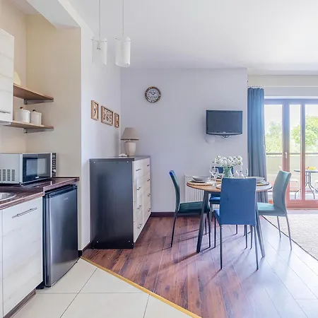 Lazurowy Dwor - Oraz Z Basenem I Parkingiem Bed & Breakfast Sztutowo