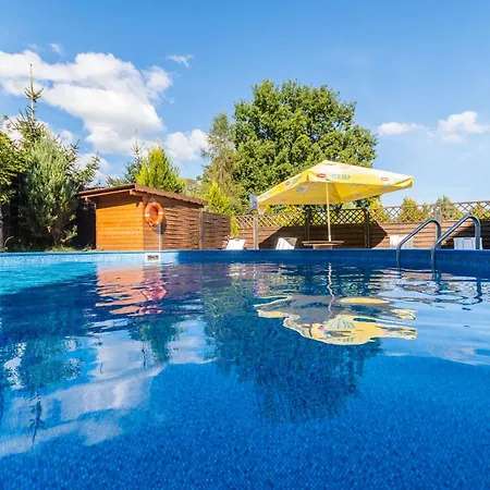 Lazurowy Dwor - Oraz Z Parkingiem 4*