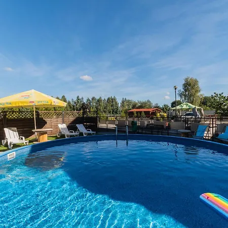 Lazurowy Dwor - Oraz Z Basenem I Parkingiem Bed & Breakfast