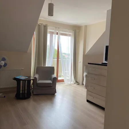 Lazurowy Dwor - Oraz Z Basenem I Parkingiem Bed & Breakfast Sztutowo