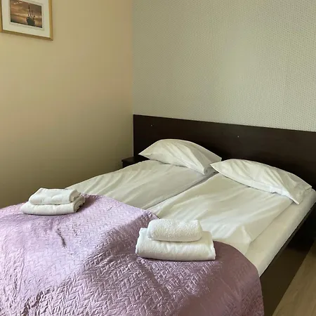 Bed & Breakfast Lazurowy Dwor - Oraz Z Basenem I Parkingiem *