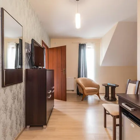 Bed & Breakfast Lazurowy Dwor - Oraz Z Parkingiem