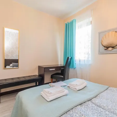 Bed & Breakfast Lazurowy Dwor - Oraz Z Parkingiem