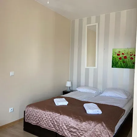 Lazurowy Dwor - Oraz Z Basenem I Parkingiem Bed & Breakfast