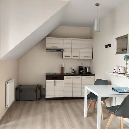 Lazurowy Dwor - Oraz Z Basenem I Parkingiem Bed & Breakfast *