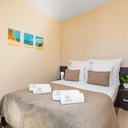 Lazurowy Dwor - Oraz Z Parkingiem 4*