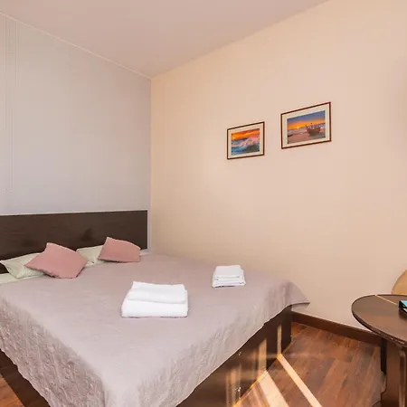 Bed and Breakfast Lazurowy Dwor - Oraz Z Parkingiem