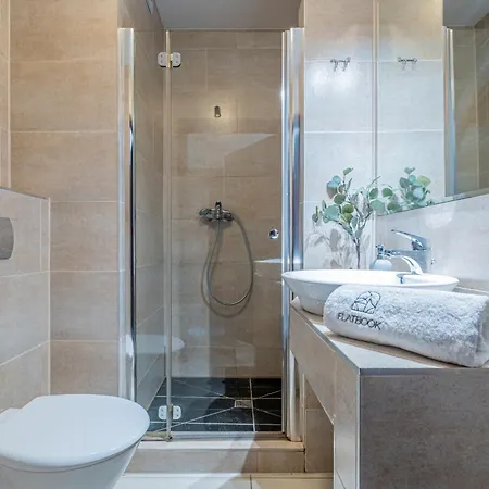 Lazurowy Dwor - Oraz Z Parkingiem Bed & Breakfast 3*