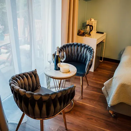 Lazurowy Dwor - Oraz Z Parkingiem Bed & Breakfast