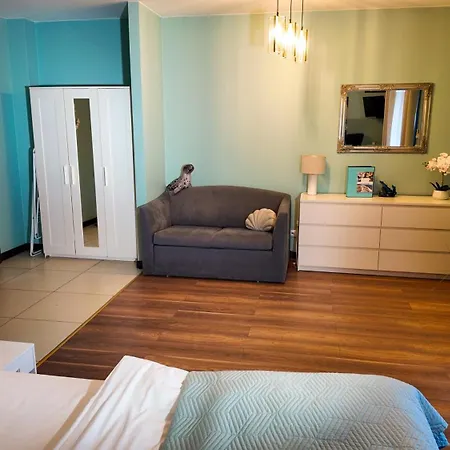 Lazurowy Dwór - Oraz Z Basenem I Parkingiem Bed and breakfast 3*