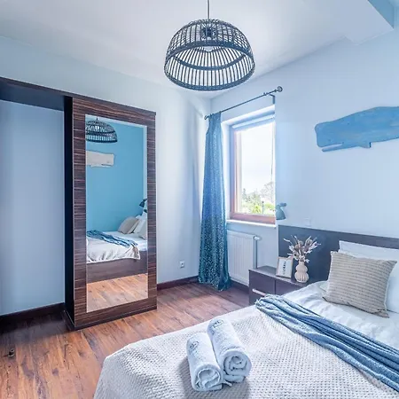 Bed and breakfast Lazurowy Dwór - Oraz Z Basenem I Parkingiem 3*