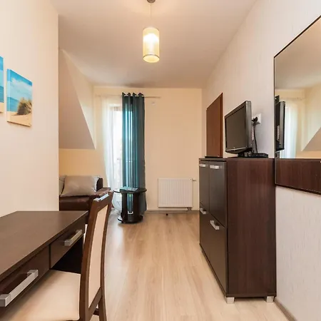 Lazurowy Dwór - Oraz Z Basenem I Parkingiem Bed and breakfast