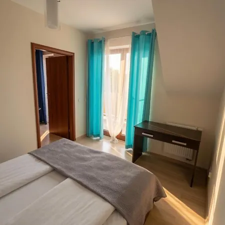 Bed & Breakfast Lazurowy Dwor - Oraz Z Parkingiem