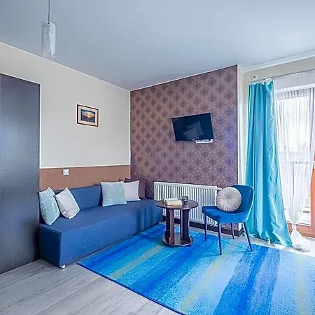 Otel Lazurowy Dwor - Oraz Z Parkingiem