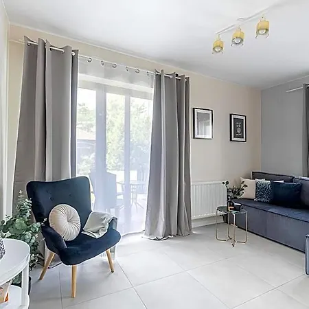 Lazurowy Dwor - Oraz Z Parkingiem Otel