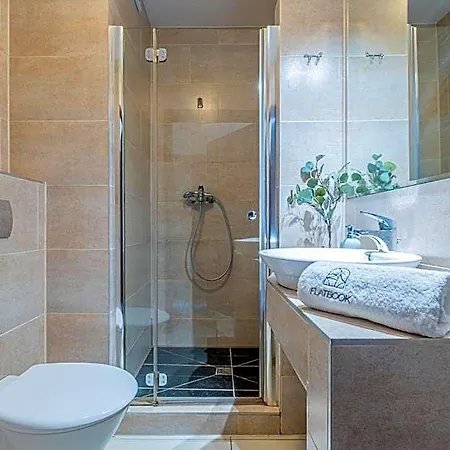 Lazurowy Dwor - Oraz Z Parkingiem Otel 3*