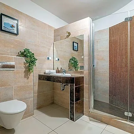 Otel Lazurowy Dwor - Oraz Z Parkingiem 3*