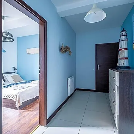 Lazurowy Dwor - Oraz Z Parkingiem Otel
