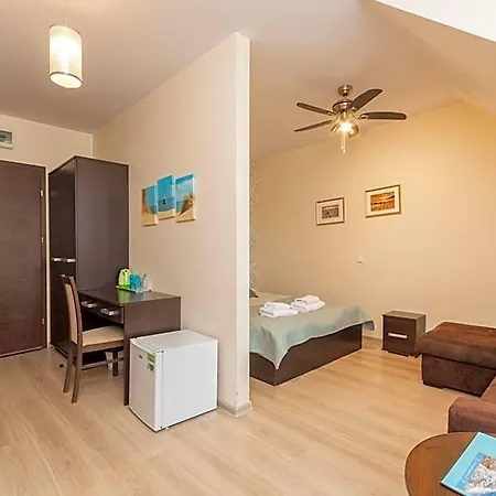 Otel Lazurowy Dwor - Oraz Z Parkingiem Sztutowo