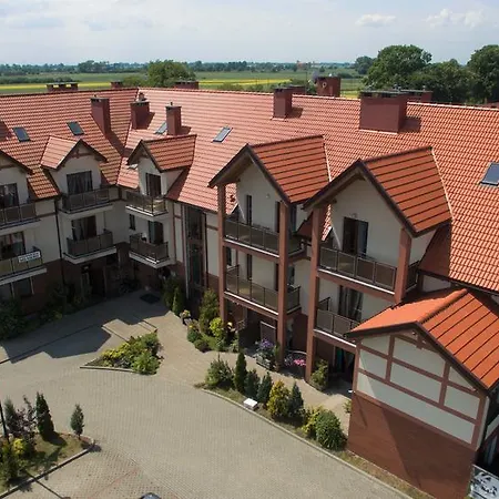 Lazurowy Dwor - Oraz Z Parkingiem Couette-café 4*