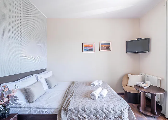 Lazurowy Dwor - Oraz Z Parkingiem