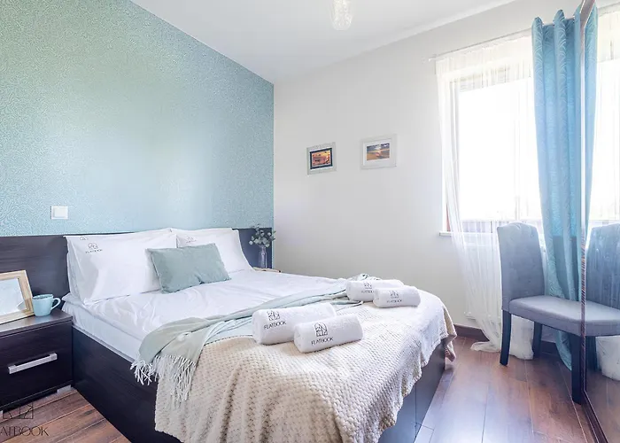 Lazurowy Dwor - Oraz Z Parkingiem 住宿加早餐酒店 4*