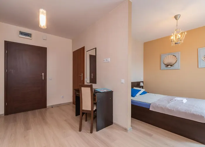 住宿加早餐酒店 Lazurowy Dwor - Oraz Z Parkingiem 4*