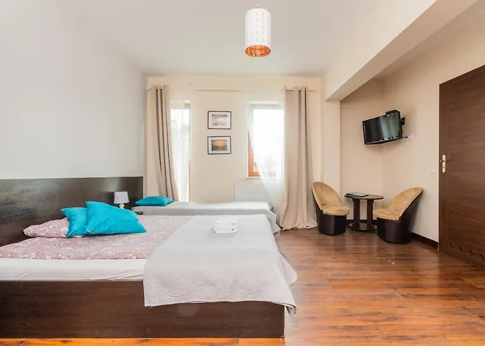 Lazurowy Dwor - Oraz Z Parkingiem 斯图托沃